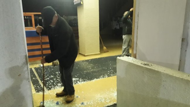 Municipio de Chillán interpondrá acciones legales por ataque al edificio consistorial