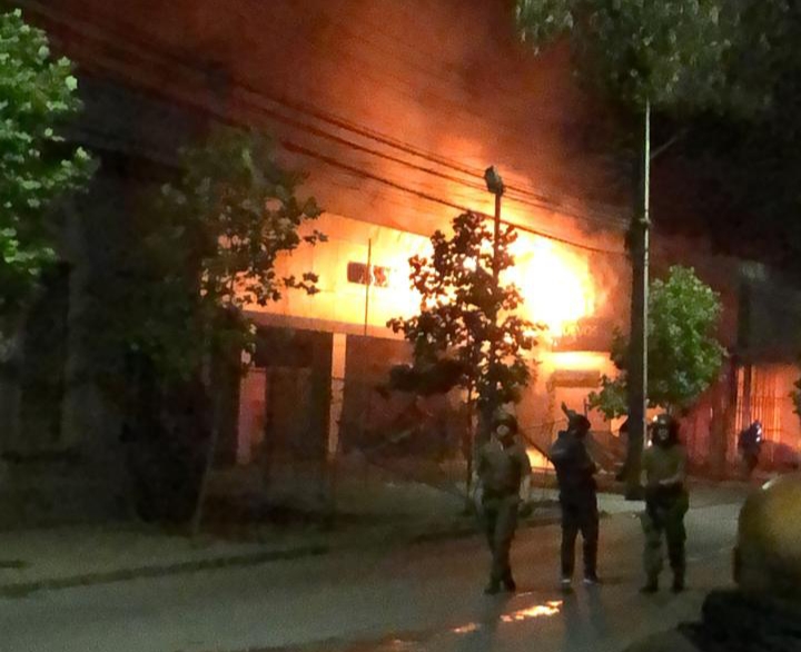 Incendios, saqueos y robos se registraron en la última jornada de protestas en el Maule