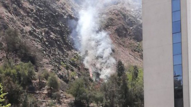 Controlan rebrote de incendio en el Cerro San Cristóbal