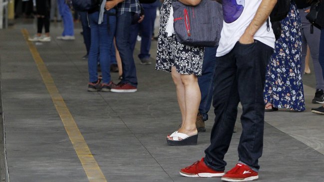 Sujeto grabó por debajo de la falda a una mujer y terminó muerto