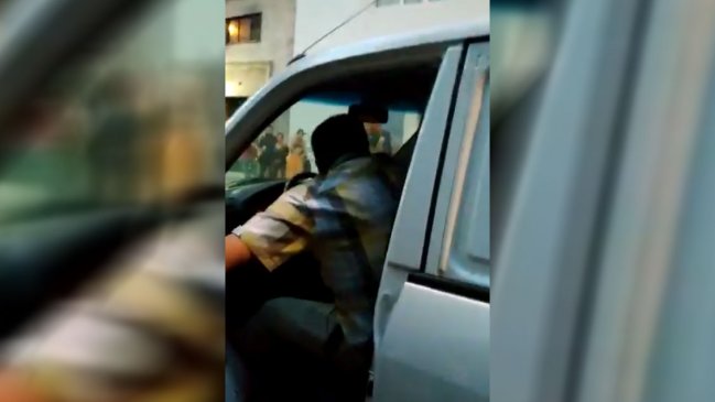 Rozas por carabineros de civil que detienen: 
