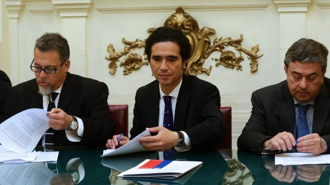 Gobierno y oposición firmaron acuerdo para destrabar la reforma tributaria