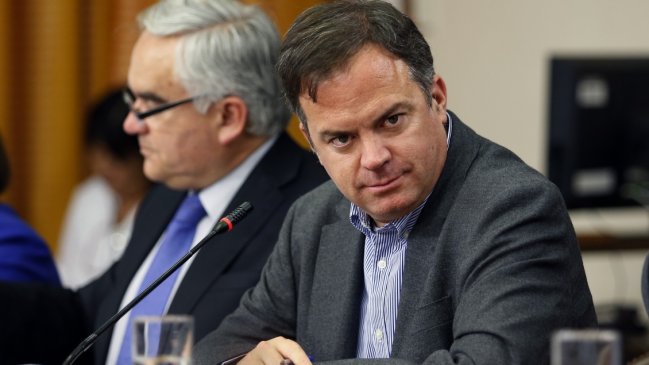 Oposición valora apertura del Gobierno, pero discrepa del mecanismo para nueva Constitución