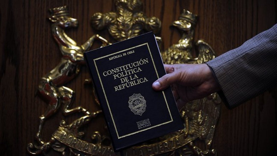 Cadem: 78 por ciento apoya elaborar una nueva Constitución