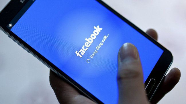 Cuidado: Facebook activa, sin que lo notes, la cámara de tu iPhone