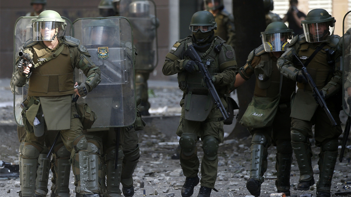 Vecinos denuncian más de 200 heridos en Lo Hermida por accionar de Carabineros