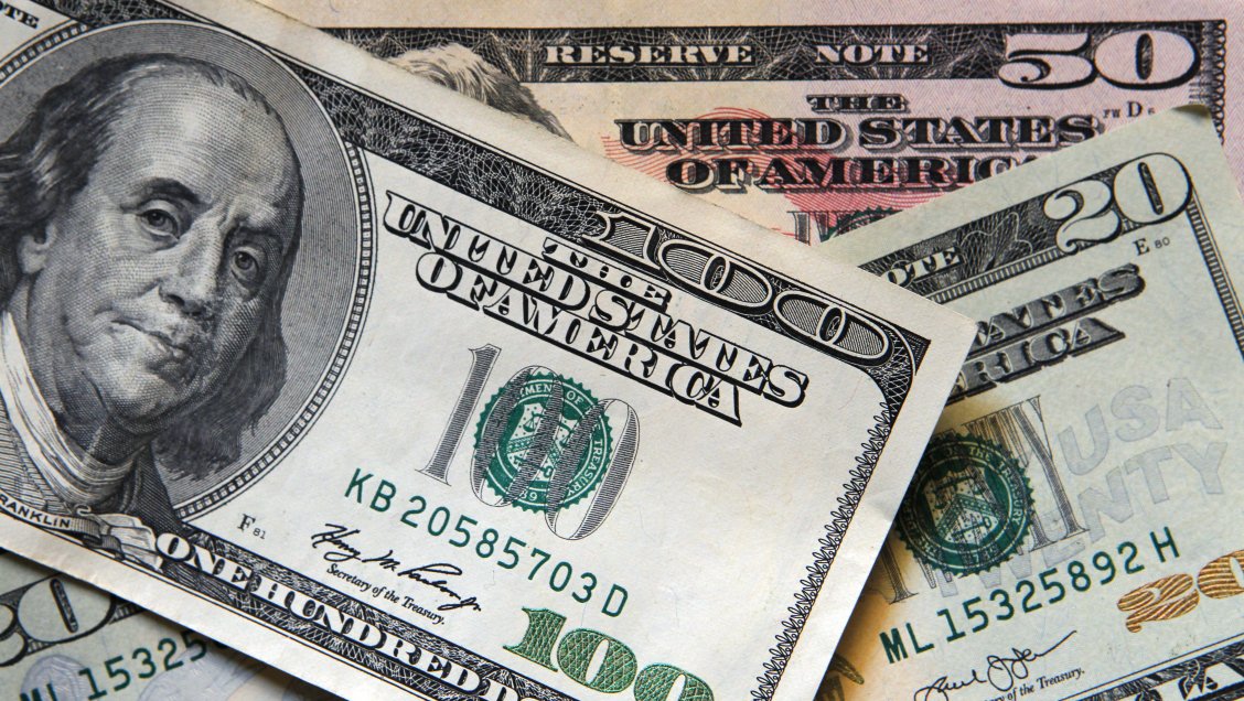 Pese a la intervención del Banco Central, dólar superó los 800 pesos