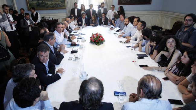 Convención Constituyente: Propuesta oficialista aleja acuerdo con la oposición