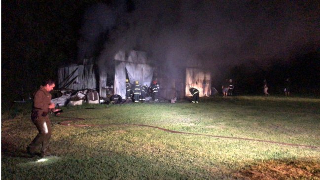 Carabineros investiga ataque incendiario en embarcadero de Licanray