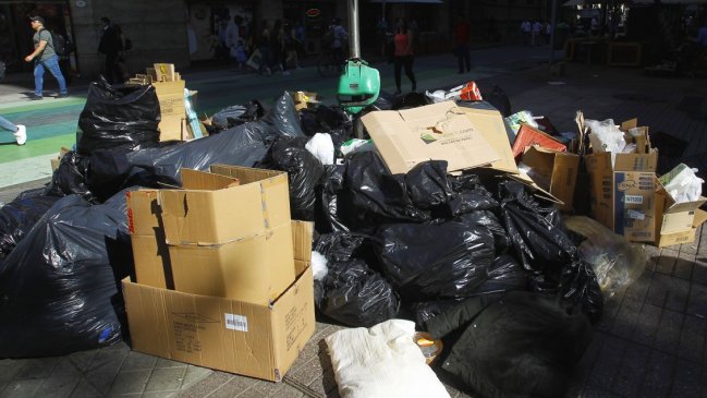 Autoridades logran acuerdo con tres federaciones de recolectores de basura