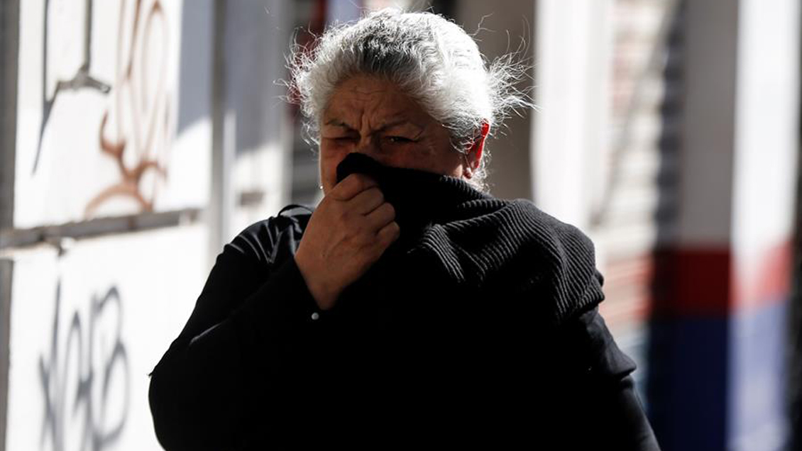 Vivir entre nubes de gas lacrimógeno, otra cara de las protestas en Chile