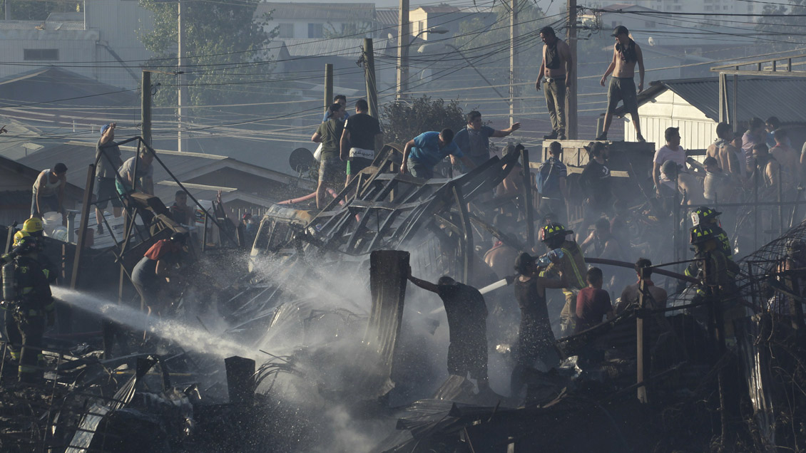 Sharp por incendios en Valparaíso: 