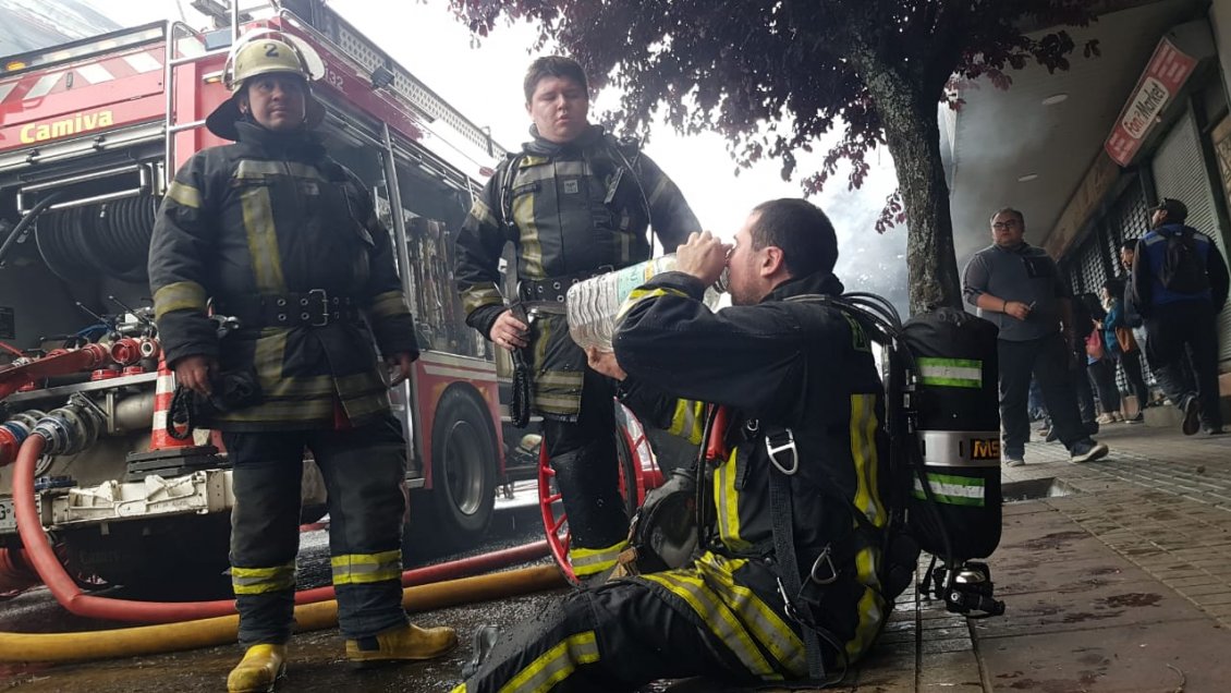 Osorno: Incendio destruyó edificio que alojaba varios locales nocturnos