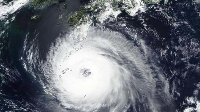 Filipinas: Norte del país espera llegada de un tifón, mientras el sur fue afectado por terremoto