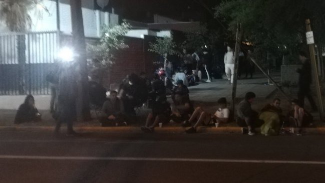 Por segundo día consecutivo, largas filas de jóvenes para eximirse del servicio militar