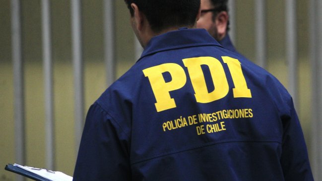 PDI detuvo a adolescente que lanzó dos bombas molotov a Carabineros