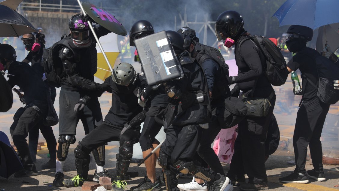 Hongkoneses piden calma para evitar que se cancelen los comicios del domingo