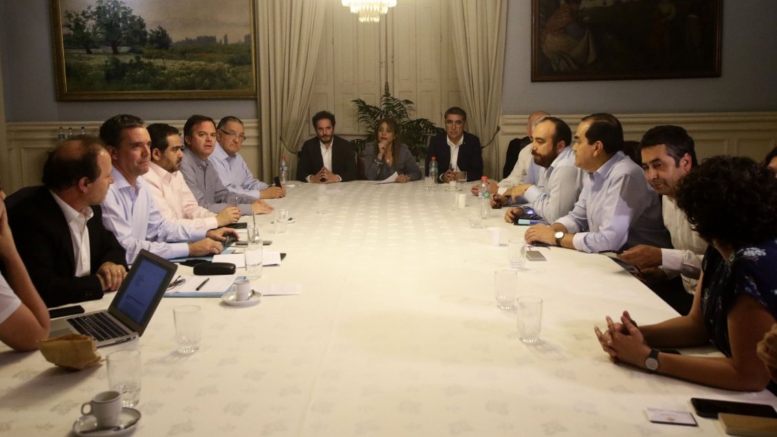 Oposición y oficialismo se reunirán este viernes por acuerdo sobre nueva Constitución