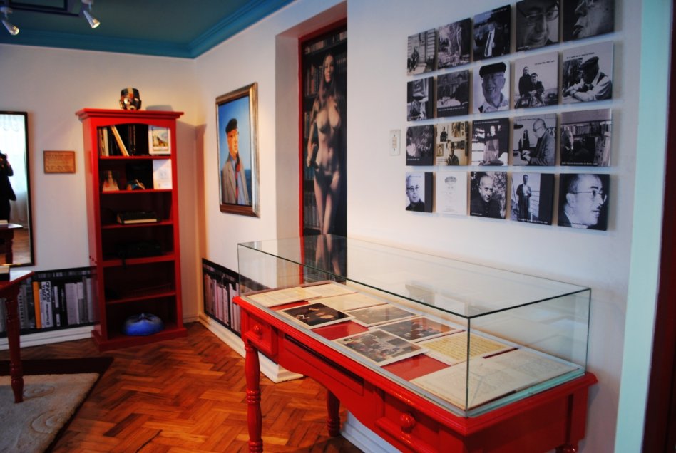 Chillán: Extienden por cinco años el comodato de la casa del poeta Gonzalo Rojas