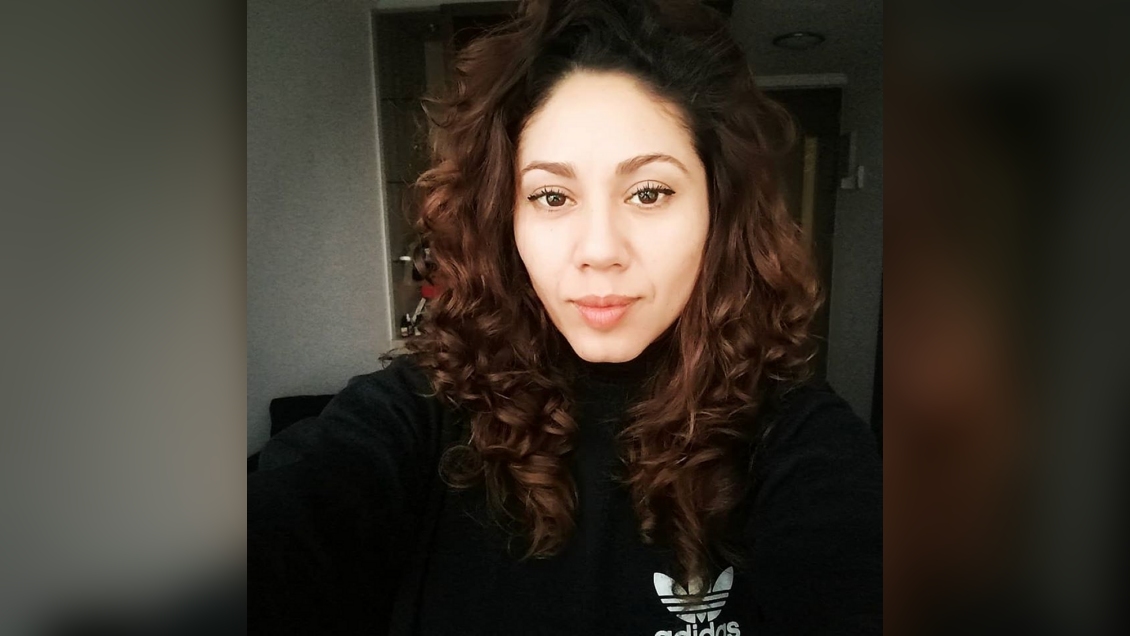 Fiscalía indaga presunto homicidio de trabajadora de Mega hallada muerta en su domicilio