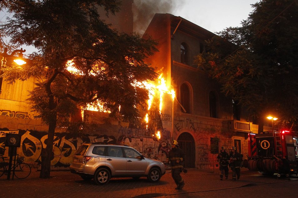 Incendio Ahora En Santiago : Siguen Las Labores Para ...