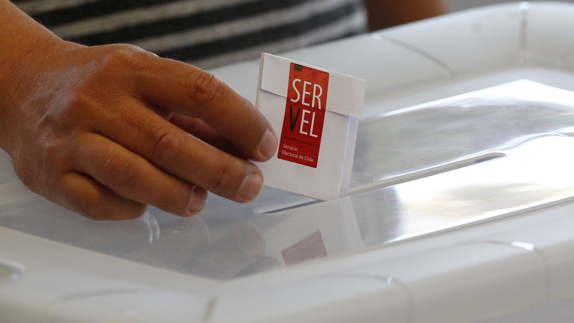 Oposición coincide en rebajar a 16 años la edad para votar en proceso constituyente