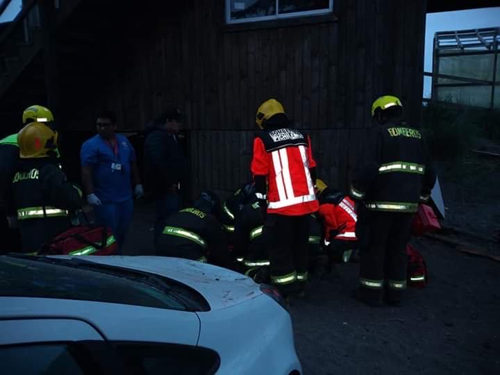O'Higgins: Terraza de cabaña colapsó con diez personas en Pichilemu