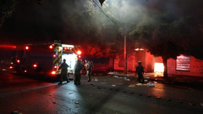 Encapuchados quemaron las dependencias del Injuv en Talca