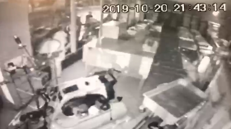 Condenan a dos mujeres por saqueo de tienda en Temuco