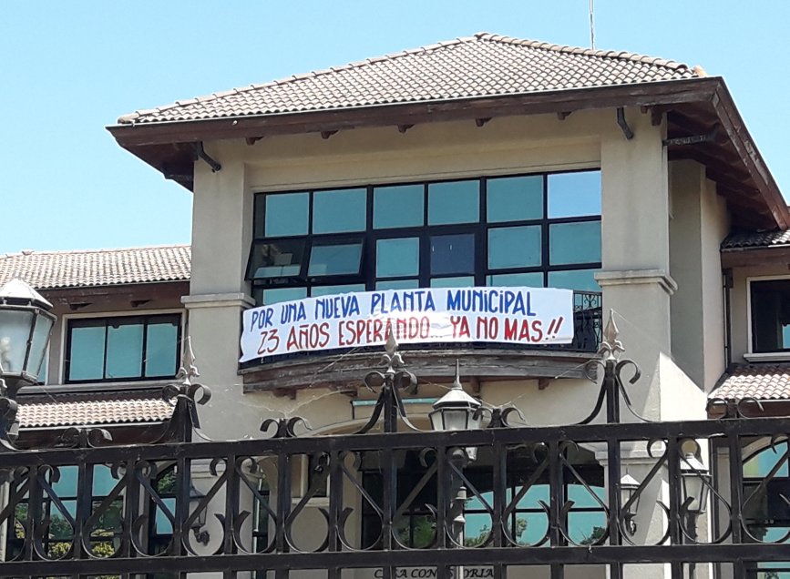Municipio de Chillán Viejo fue tomado por funcionarios que exigen aprobación de nueva planta