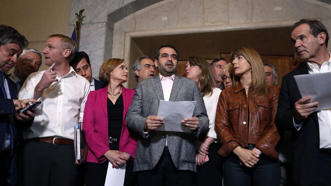 Senado firmó acuerdo por la paz, los DDHH y orden público: 