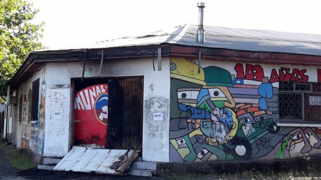 Sede del Partido Comunista en Chillán fue atacada y se quemó parcialmente