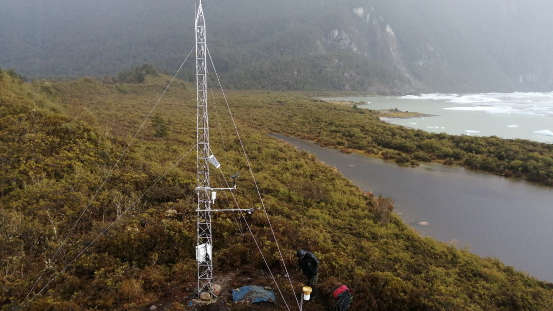 Centro de Investigación instala estación meteorológica en Campos de Hielo Norte