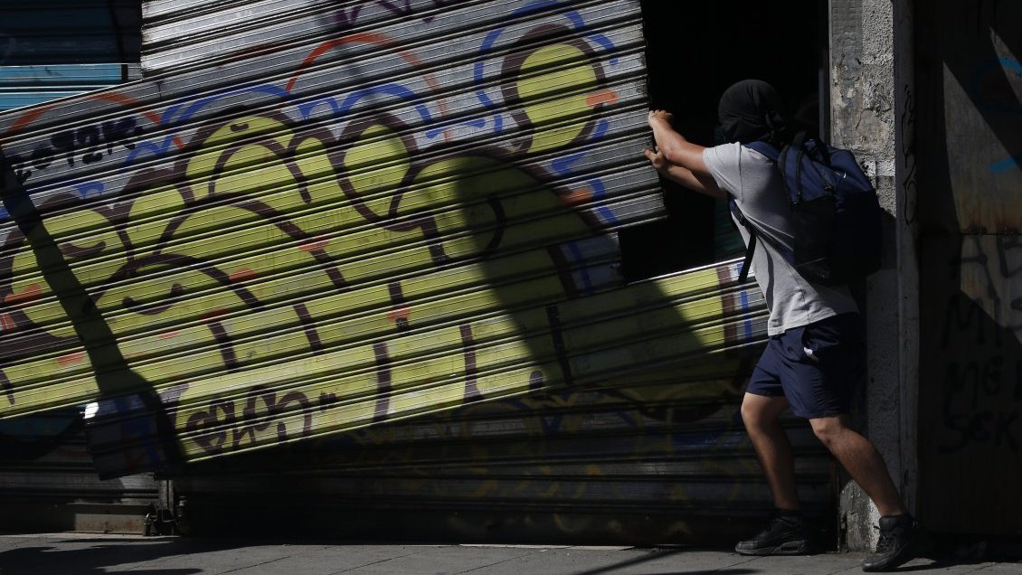 Saqueos: Fiscalía investiga si narcos reparten productos como 