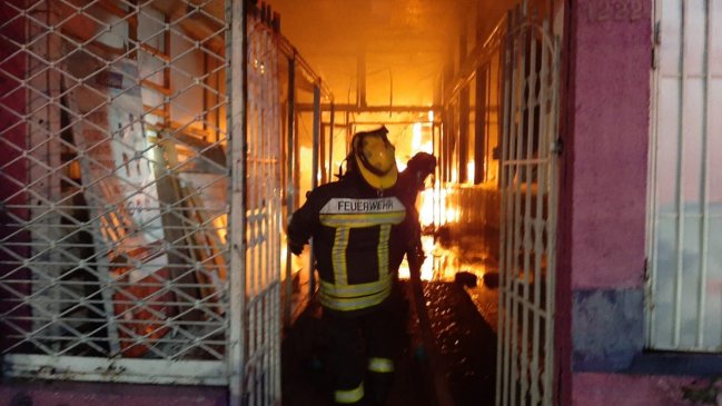 Ministerio Público investiga posibles causas de incendio en galería comercial de Talca