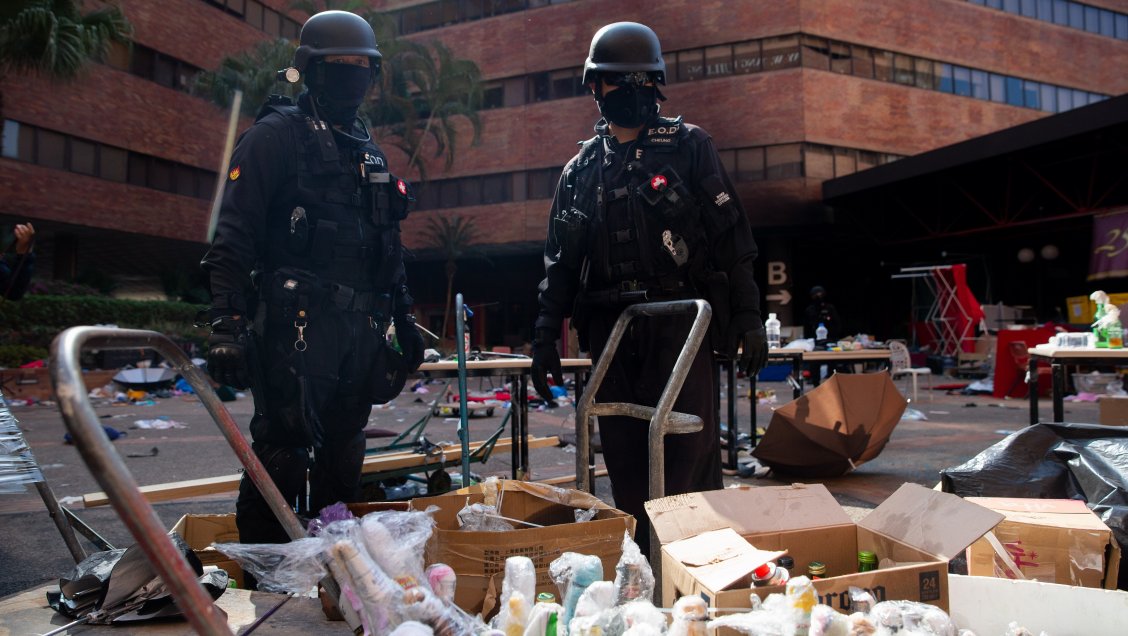 Policía de Hong Kong puso fin al asedio a la Universidad Politécnica