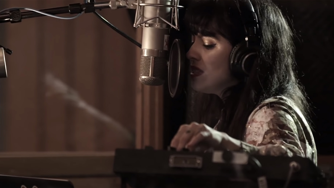 Mon Laferte muestra cómo se grabó su disco 