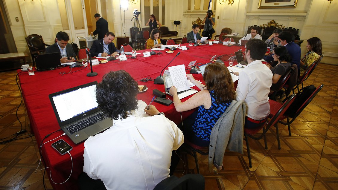 Se complican las negociaciones sobre las reglas del proceso constituyente