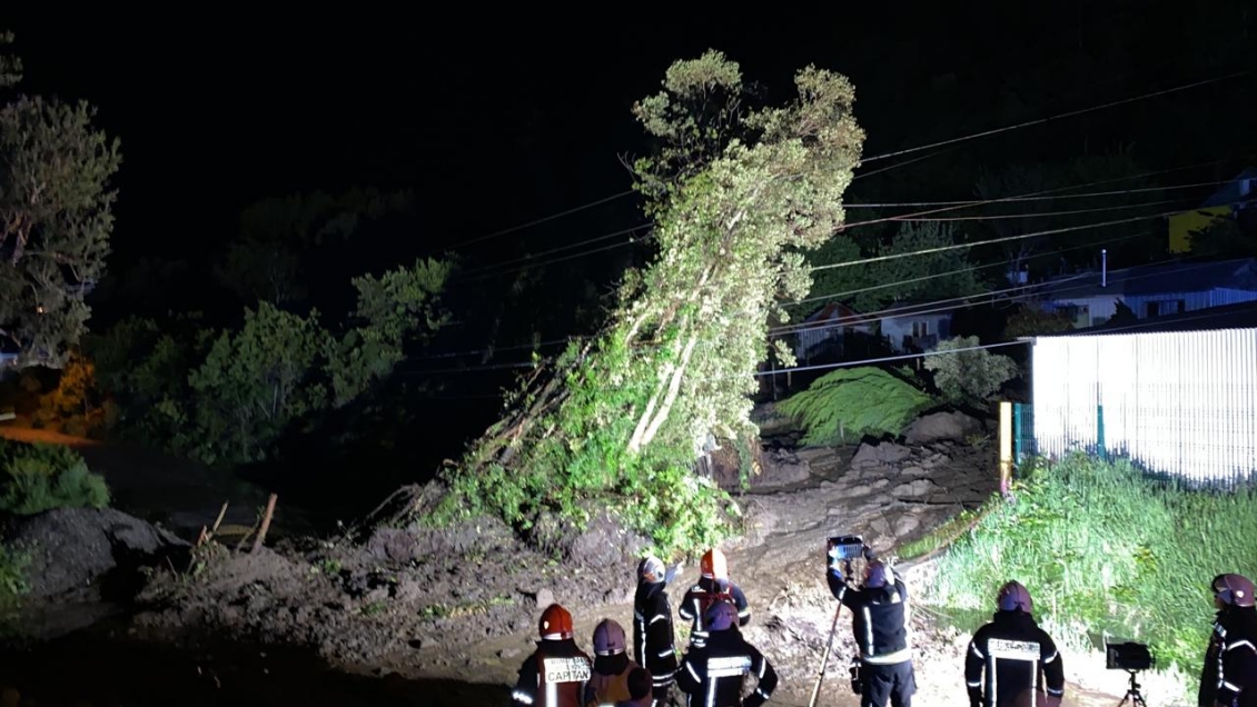 Desprendimiento de tierra dejó tres viviendas afectadas en Puerto Montt