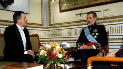   Roberto Ampuero se presentó ante el rey y ya es embajador de Chile en España 