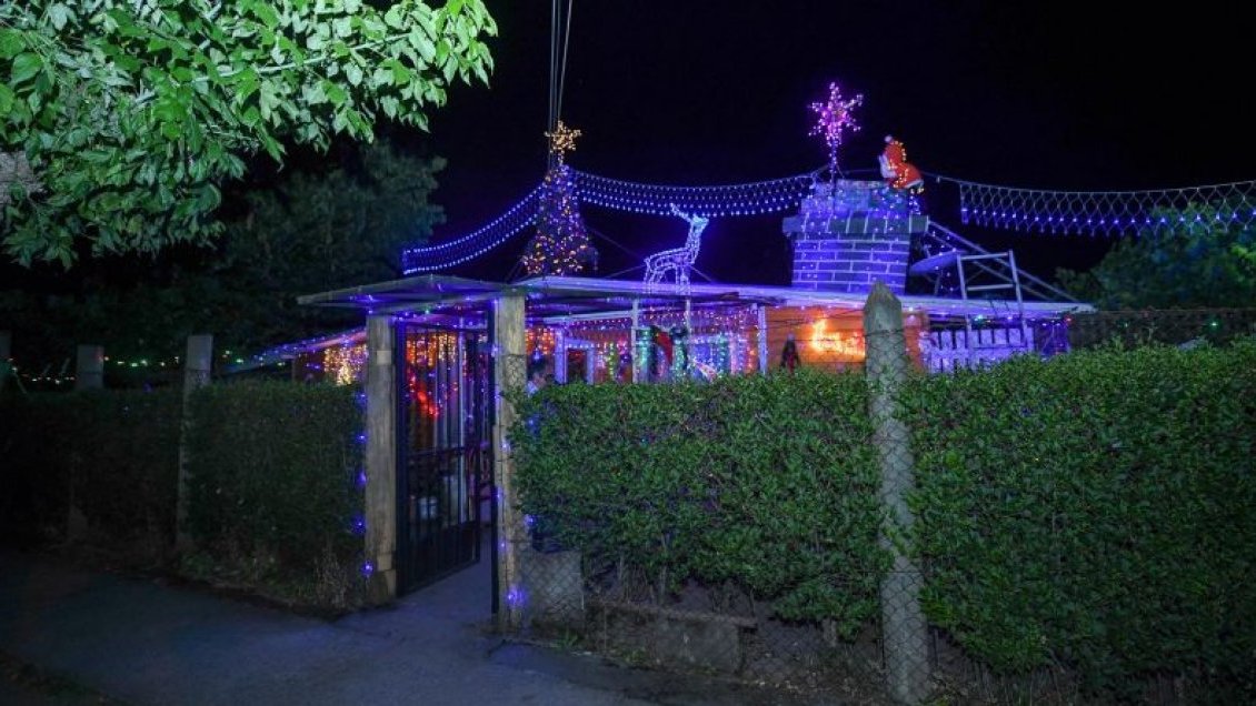 Sin su gran árbol de Navidad, Chillán regalará juguetes, canastas familiares y premiará decoraciones