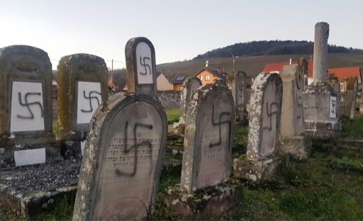 Francia: Profanan 107 tumbas en cementerio judío cerca de Estrasburgo