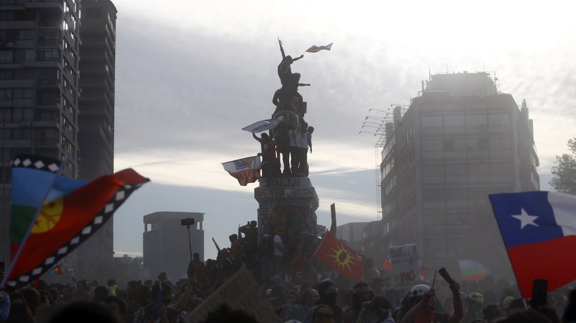 Ministro Monckeberg se abrió a la posibilidad de rebautizar la Plaza Baquedano