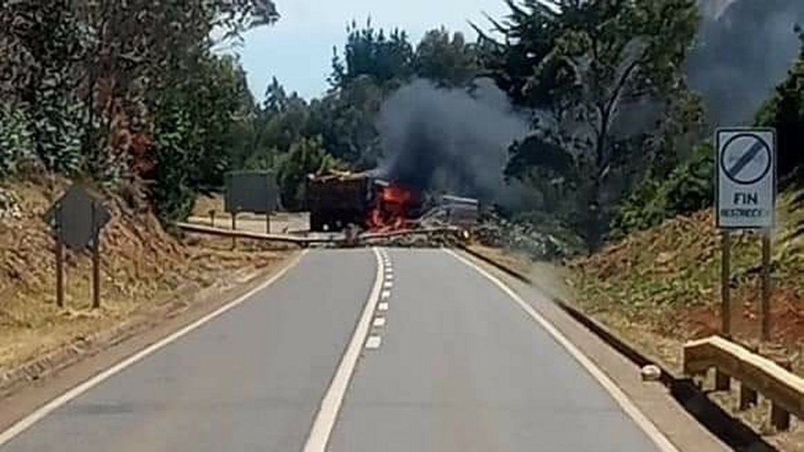 Ataque incendiario afectó a camión forestal en Tirúa