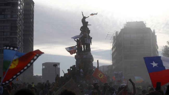 Ministro Monckeberg se abrió a la posibilidad de rebautizar la Plaza Baquedano