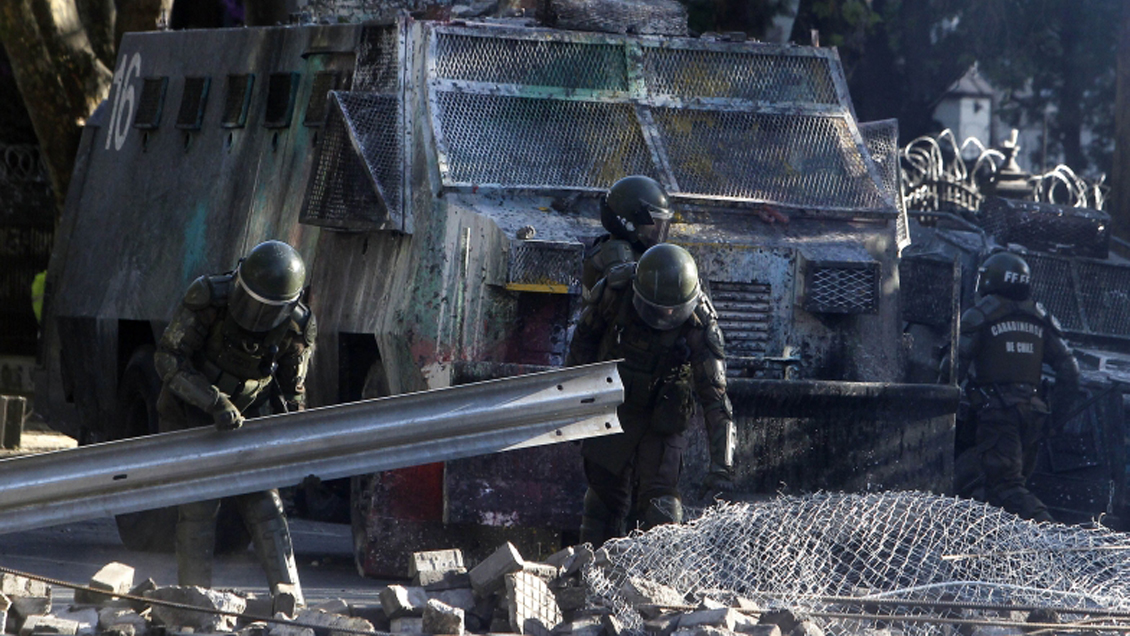 Disuasivos acústicos en protestas: Fonoaudiólogos advierten sobre pérdida auditiva irreversible