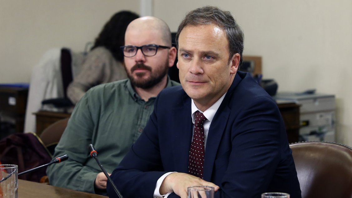 Ministro Ward lamentó arrepentimiento del Frente Amplio tras apoyar ley antisaqueos