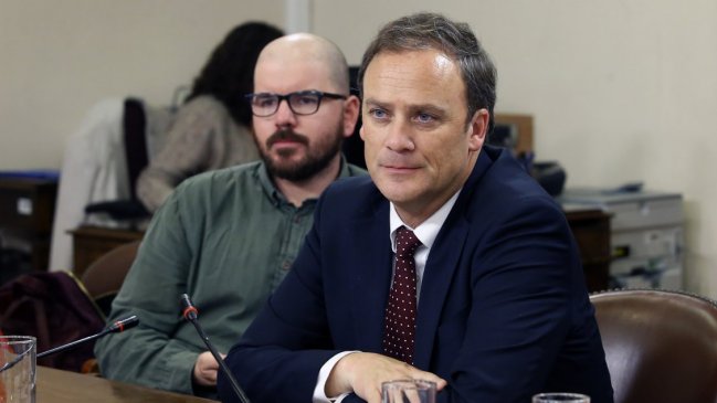 Ministro Ward lamentó arrepentimiento del Frente Amplio tras apoyar ley antisaqueos