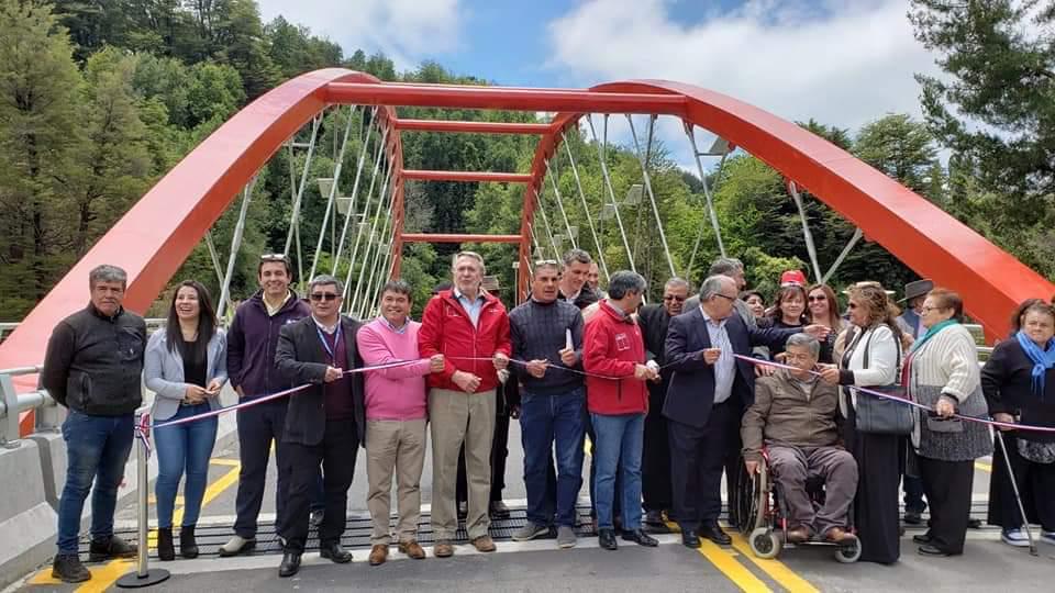 Habitantes de Curacautín cuentan con moderno puente