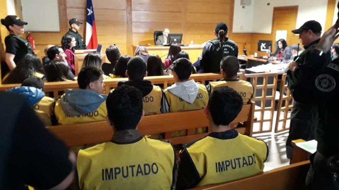 Tribunal revoca prisión preventiva y decreta arresto domiciliario para 12 imputados por saqueo en Temuco